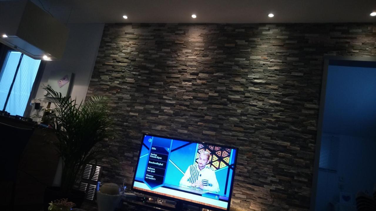 Maas Chalet Aldeneik Маасейк Екстериор снимка
