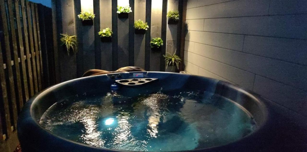 Maas Chalet Aldeneik Маасейк Екстериор снимка
